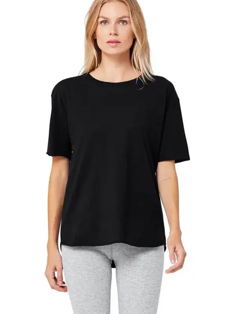 ALO Yoga Everyday Tee in Black